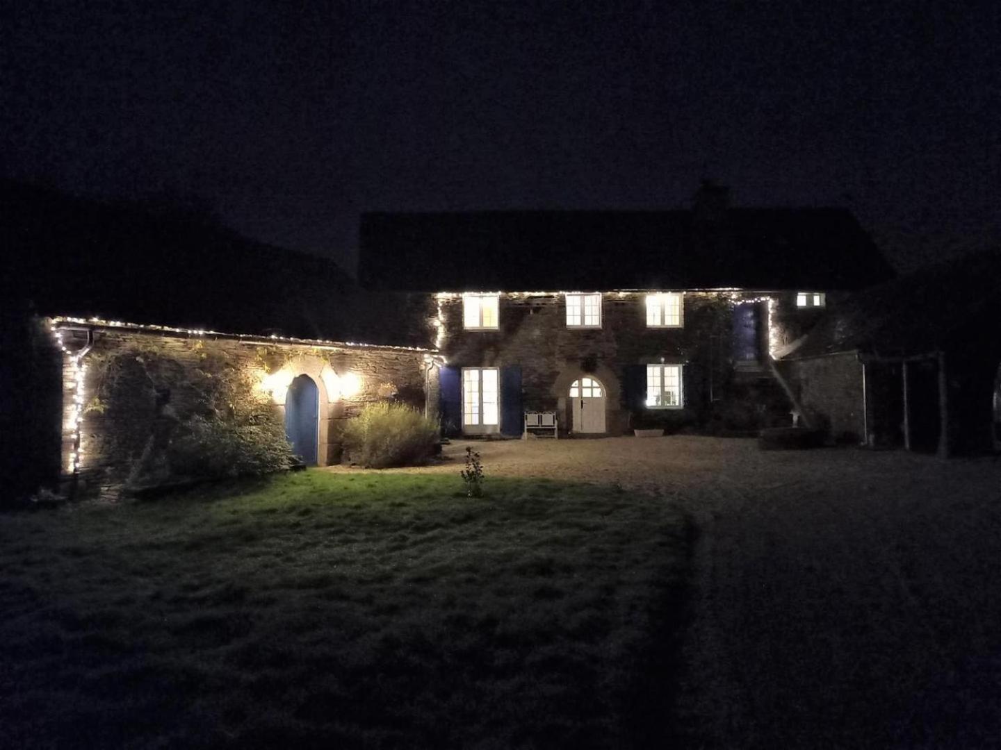 Le Parfum Des Fleurs Bed and Breakfast Plussulien Buitenkant foto