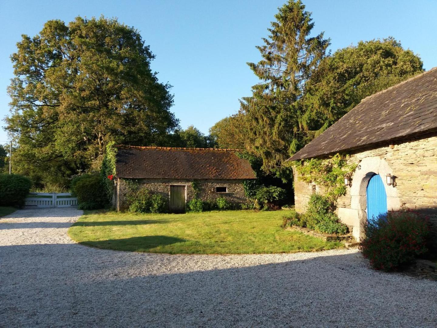 Le Parfum Des Fleurs Bed and Breakfast Plussulien Buitenkant foto